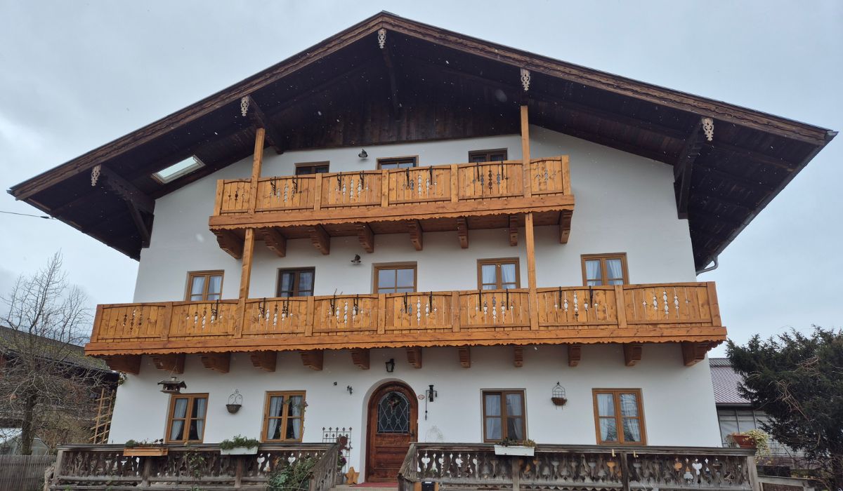 Holzbalkon